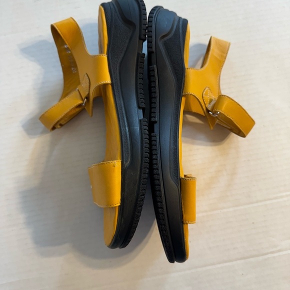 Moda Milano Black Yellow Leather Strappy Sandals Womens 40 Summer Casual Beach - Picture 4 of 8